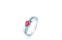 Ring 18 Karat Weissgold Rubin 0,49ct Brillanten 0,08ct